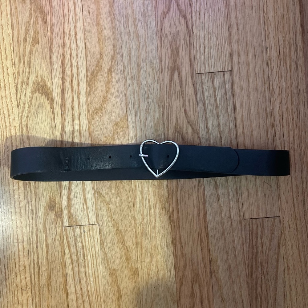 brandy melville heart belt